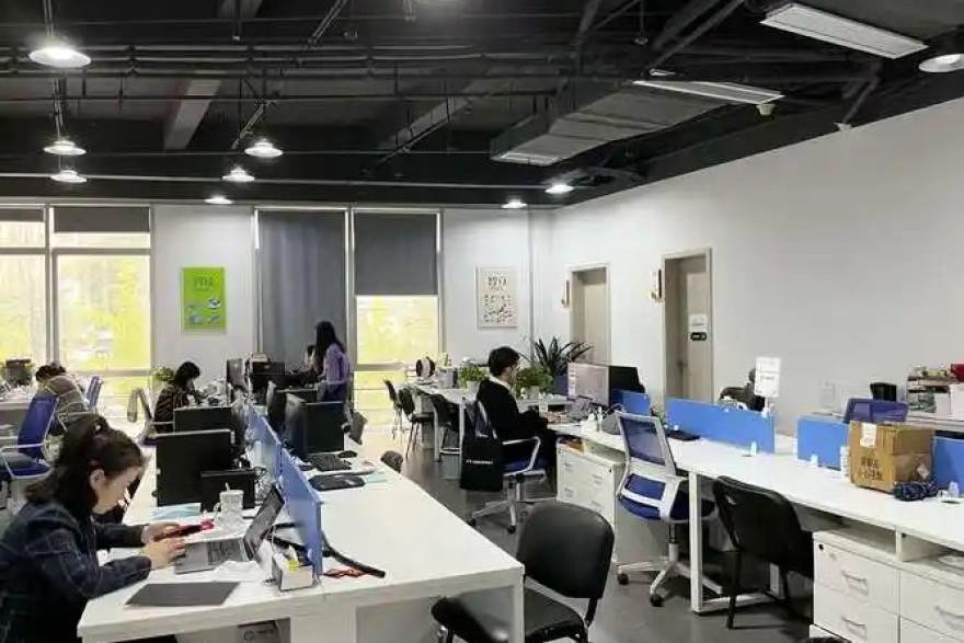 西甲技术流回归：短传渗透与边路宽度的平衡术